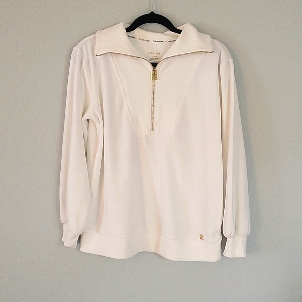NWT Volour cream half zip pullover